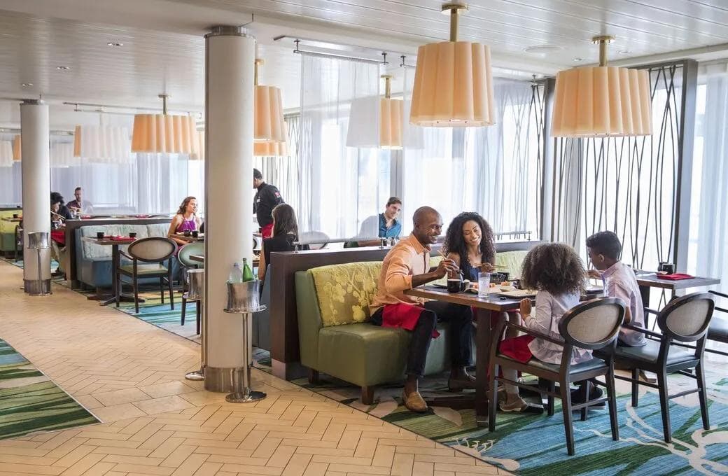 Лайнер Celebrity Silhouette, компании Celebrity Cruises. Фото 1