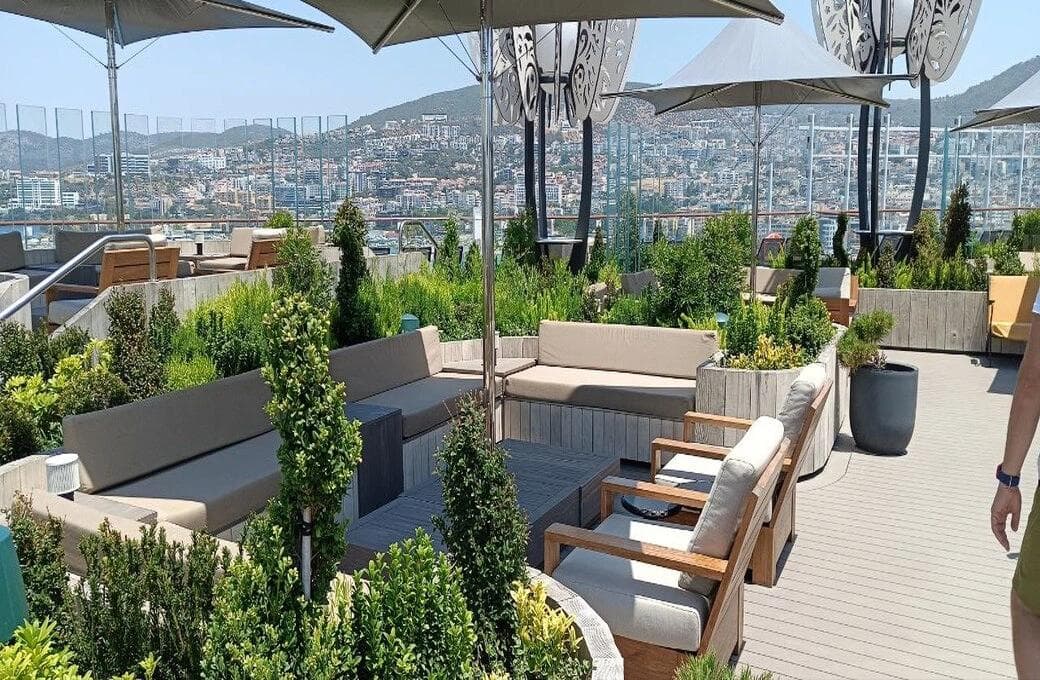 Лайнер Celebrity Ascent, компании Celebrity Cruises. Фото 1