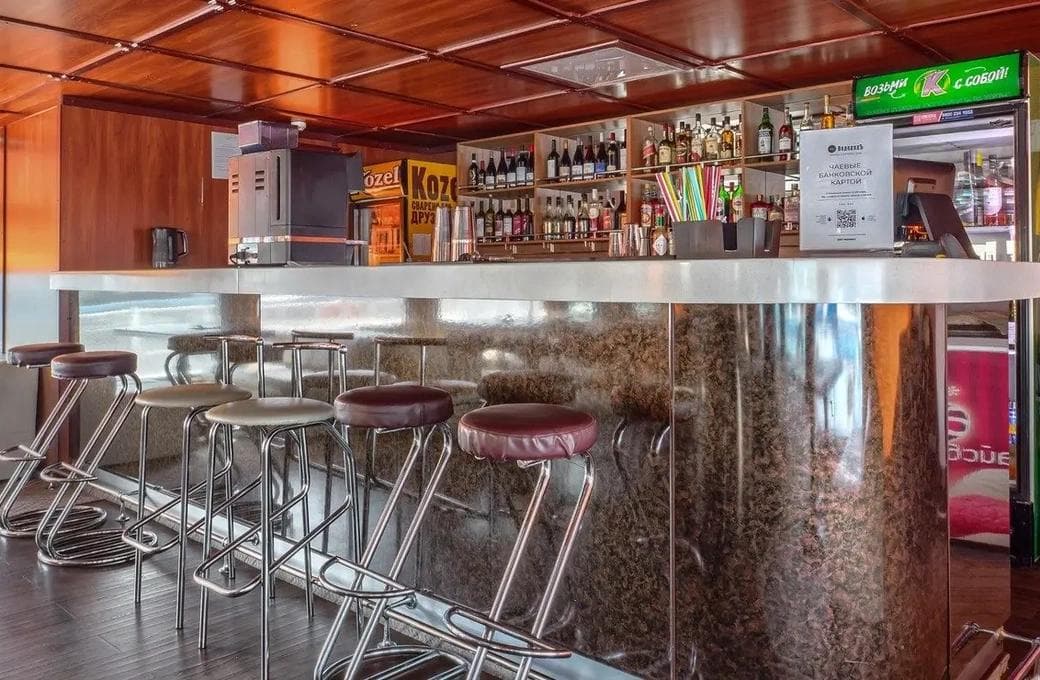 Лайнер Михаил Фрунзе, компании ВодоходЪ. Фото 1