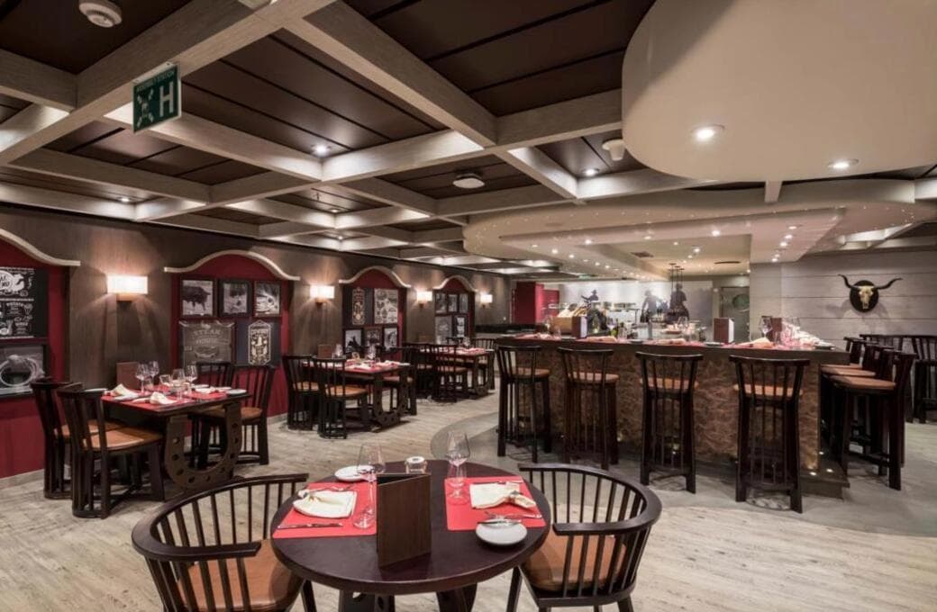 Лайнер MSC Splendida, компании MSC Crociere. Фото 1