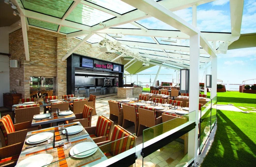 Лайнер Celebrity Silhouette, компании Celebrity Cruises. Фото 1