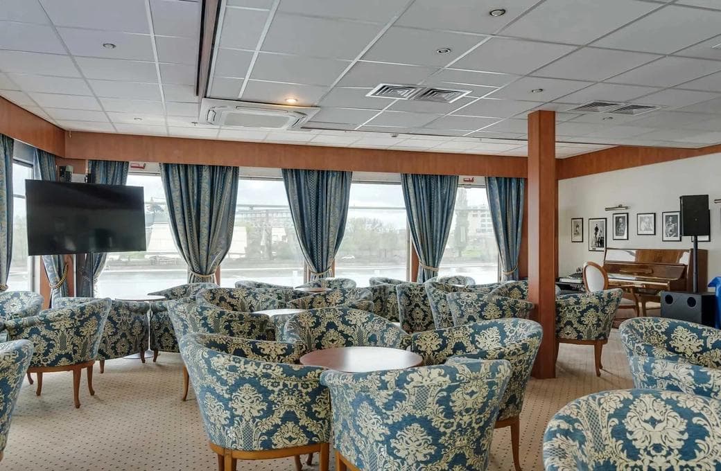 Лайнер Тихий Дон, компании Донинтурфлот. Фото 1