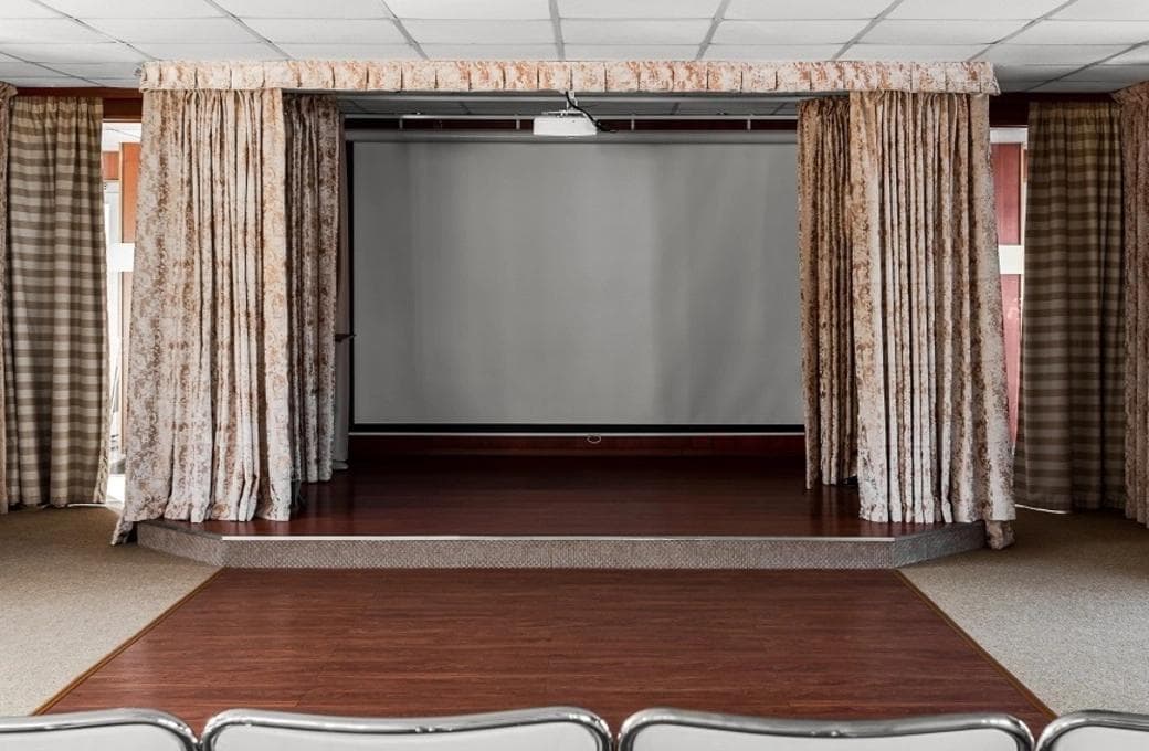 Лайнер Огни большого города, компании Созвездие. Фото 1