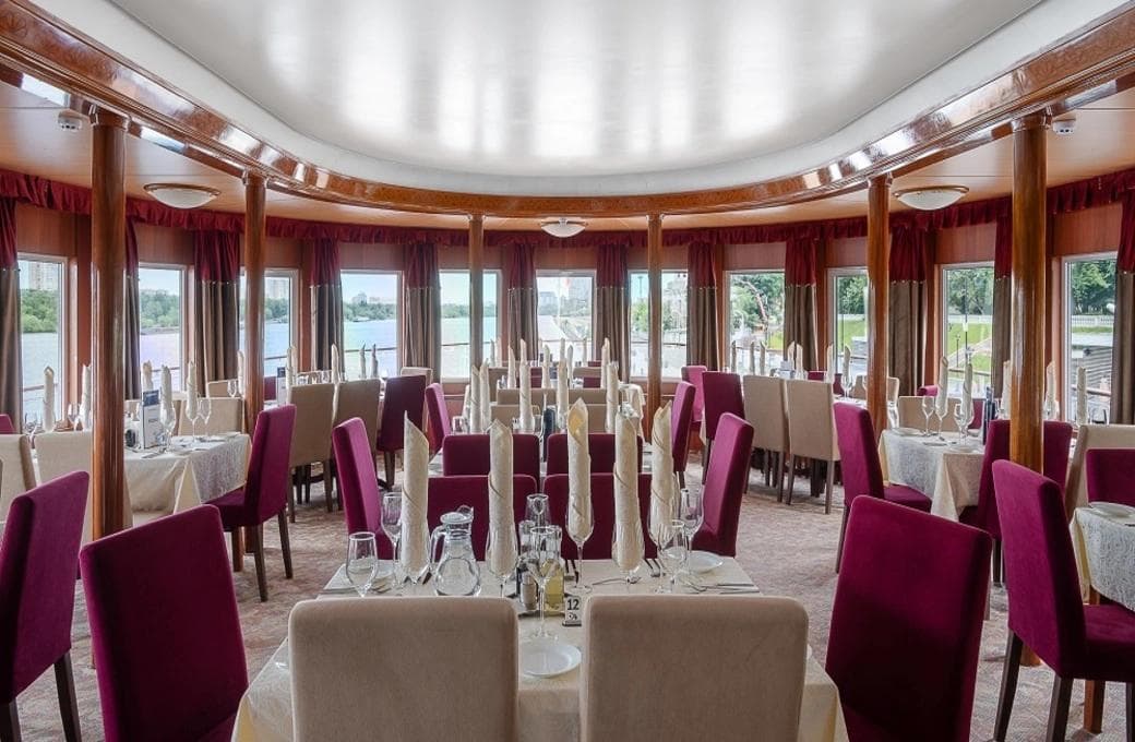 Лайнер Александр Бенуа, компании Созвездие. Фото 1