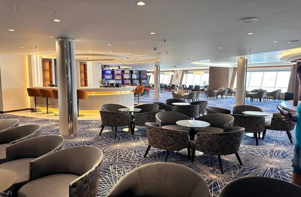 Лайнер Celestyal Discovery, компании Celestyal Cruises. Фото 1