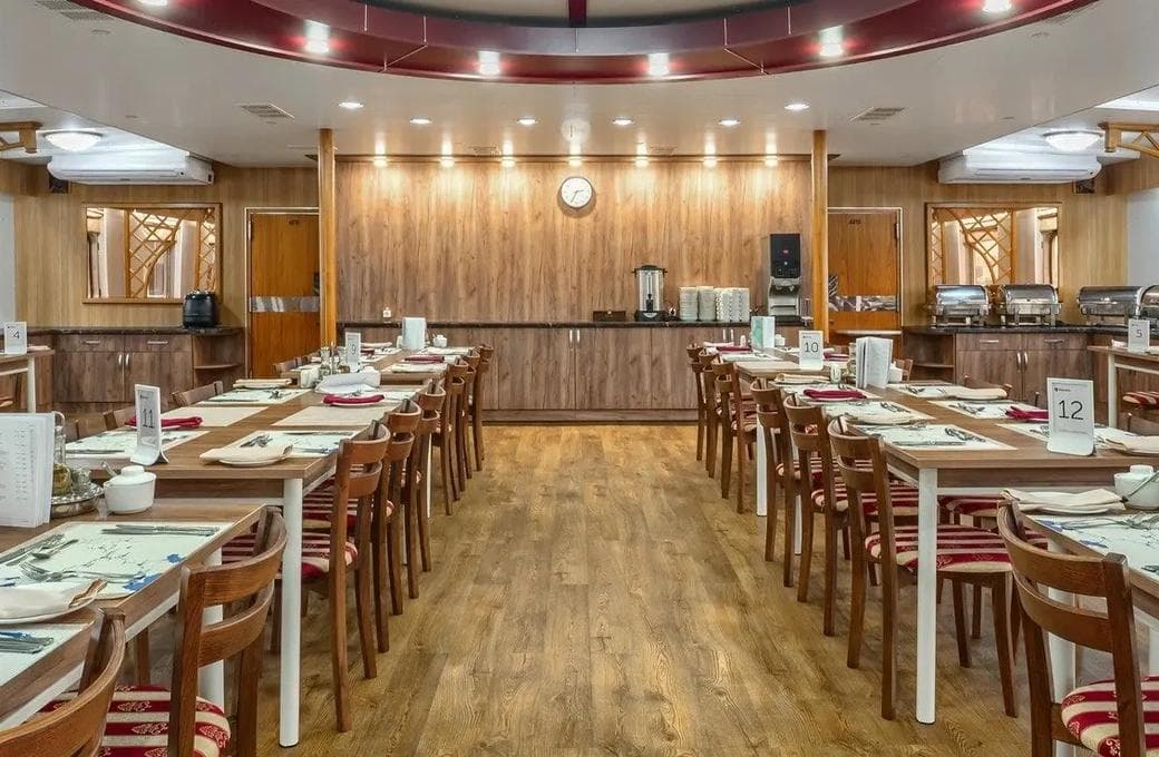 Лайнер Леонид Соболев, компании ВодоходЪ. Фото 1