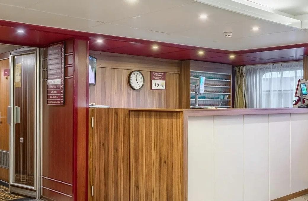 Лайнер Георгий Жуков, компании ВодоходЪ. Фото 1