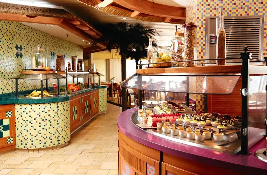 Лайнер Astoria Grande, компании Astoria Grande Cruises. Фото 1