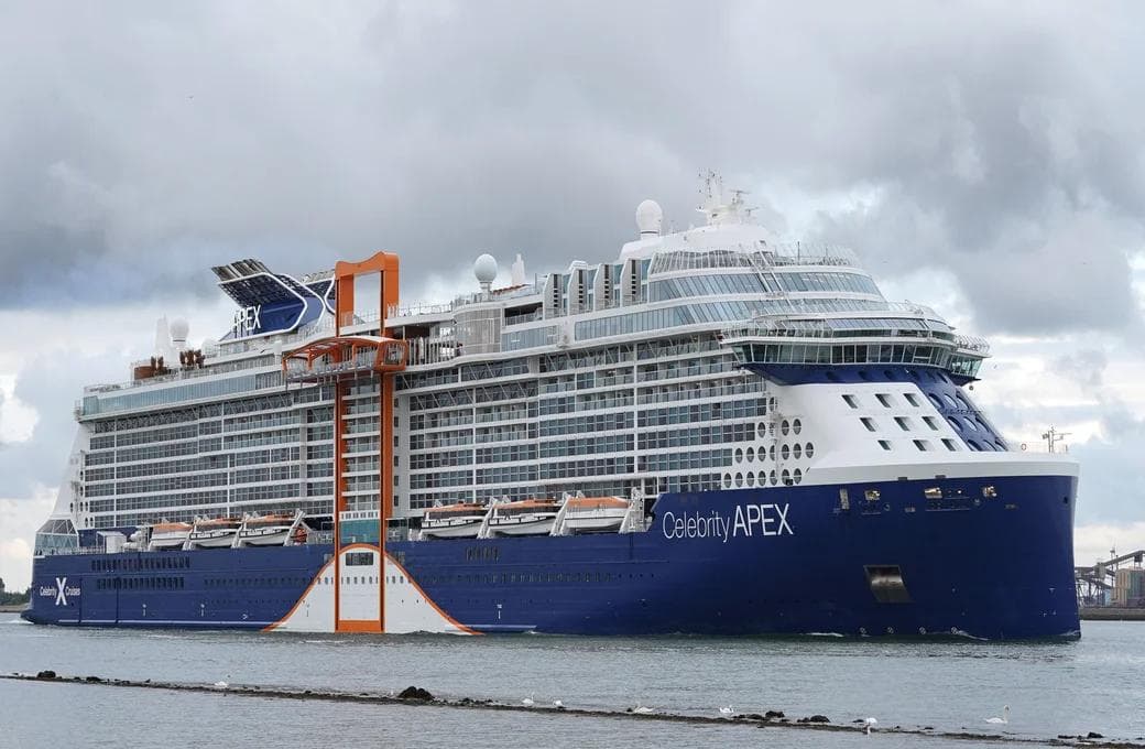 Лайнер Celebrity Apex, компании Celebrity Cruises. Фото 1