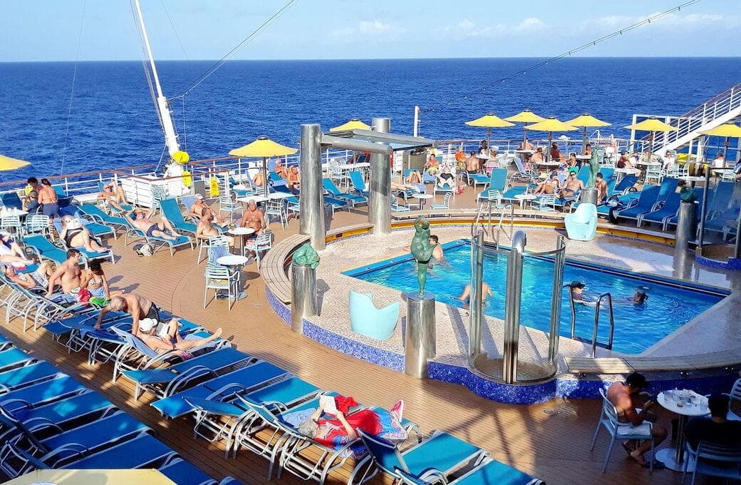 Лайнер Costa Fascinosa, компании Costa Cruises. Фото 1