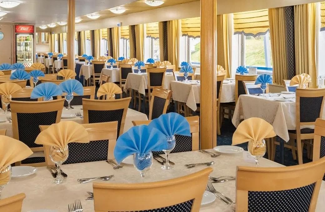 Лайнер Георгий Чичерин, компании ВодоходЪ. Фото 1