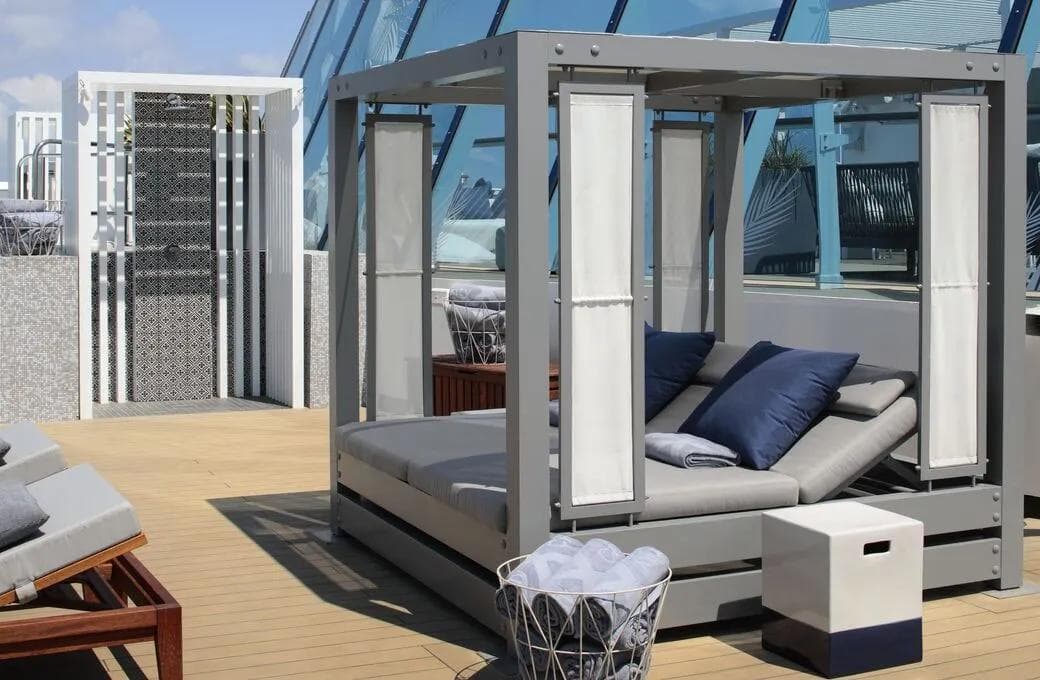 Лайнер Celebrity Millennium, компании Celebrity Cruises. Фото 1