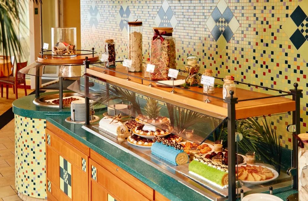 Лайнер Astoria Grande, компании Astoria Grande Cruises. Фото 1