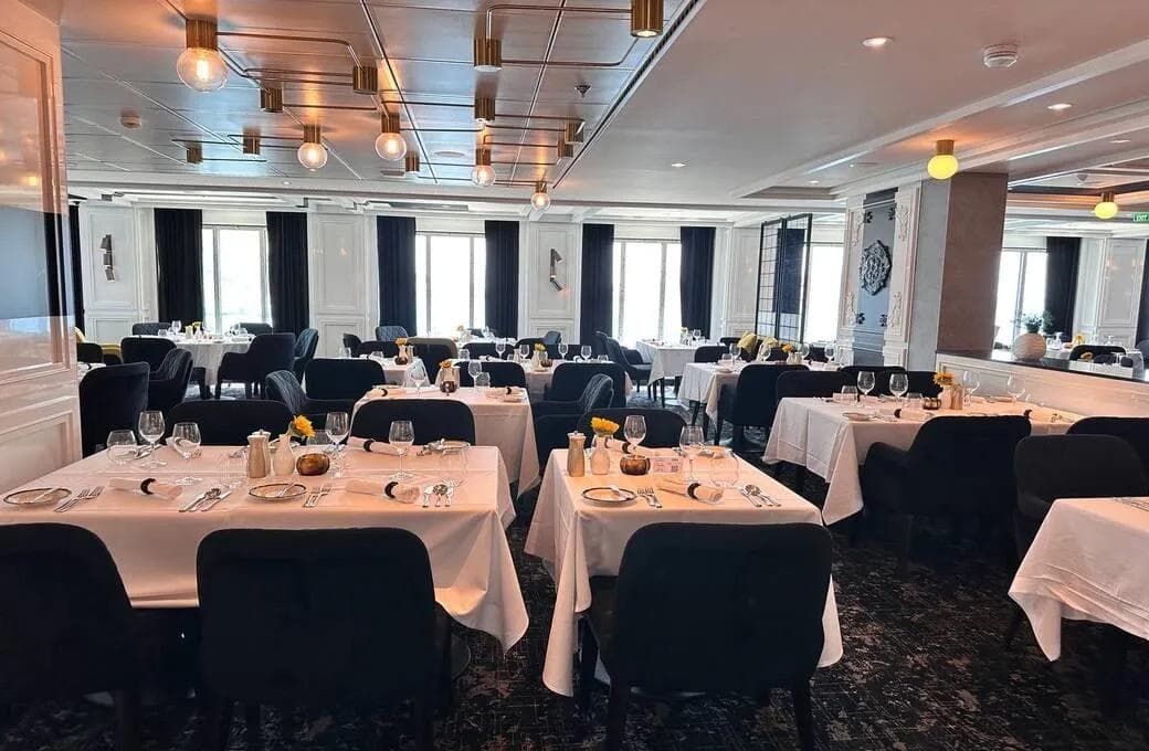 Лайнер Celebrity Ascent, компании Celebrity Cruises. Фото 1