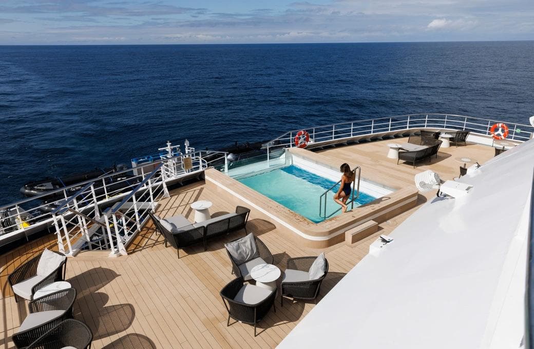 Лайнер SH Vega, компании Swan Hellenic. Фото 1