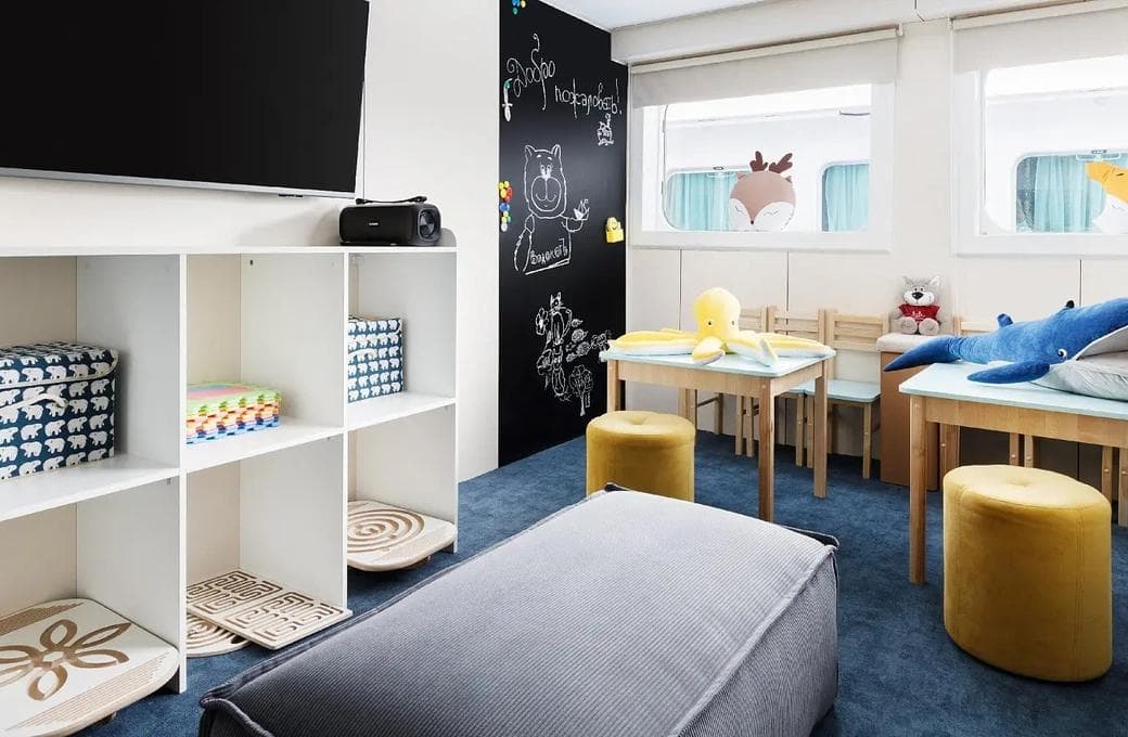 Лайнер Мстислав Ростропович, компании ВодоходЪ. Фото 1