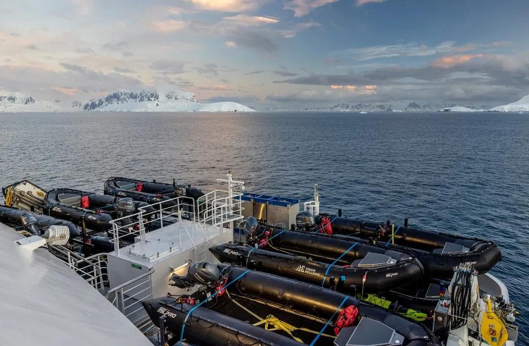 Лайнер SH Minerva, компании Swan Hellenic. Фото 1