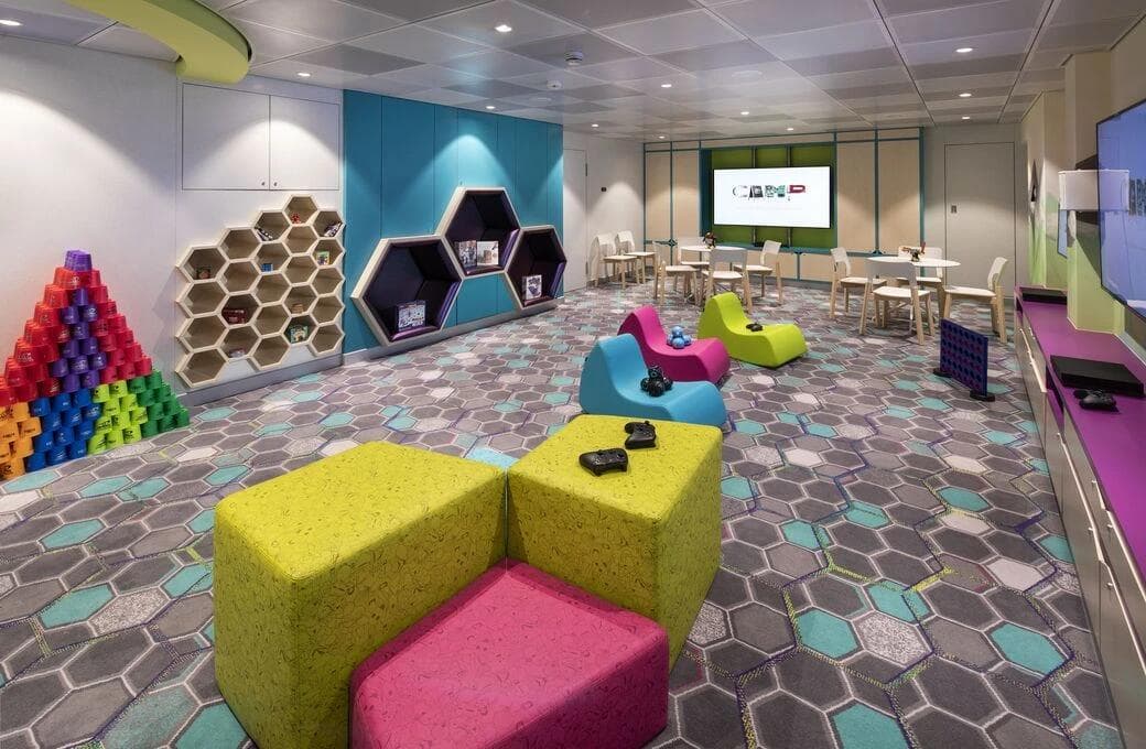 Лайнер Celebrity Edge, компании Celebrity Cruises. Фото 1