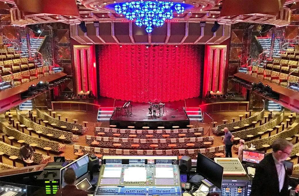 Лайнер Costa Favolosa, компании Costa Cruises. Фото 1