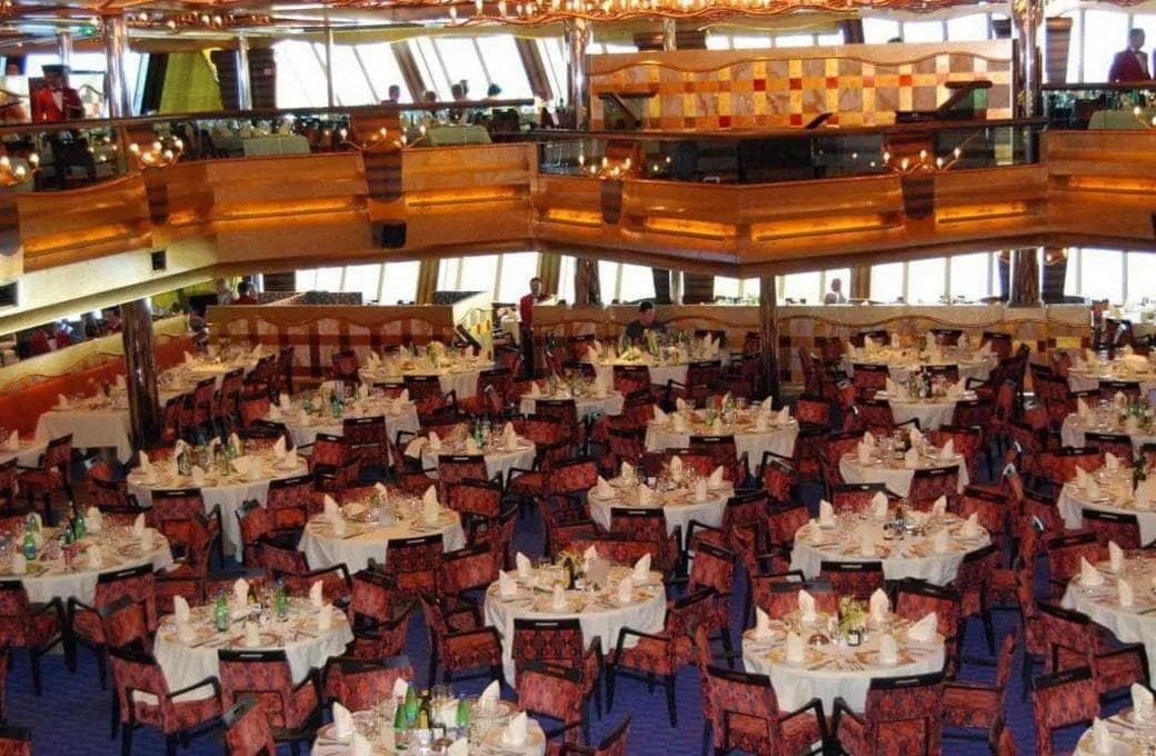 Лайнер Costa Serena, компании Costa Cruises. Фото 1