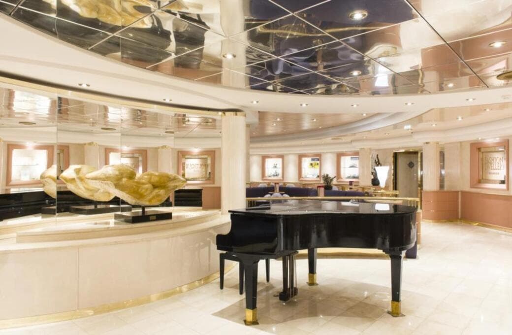 Лайнер MSC Lirica, компании MSC Crociere. Фото 1