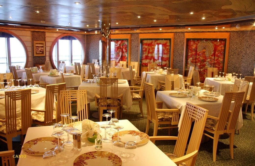 Лайнер Costa Fascinosa, компании Costa Cruises. Фото 1