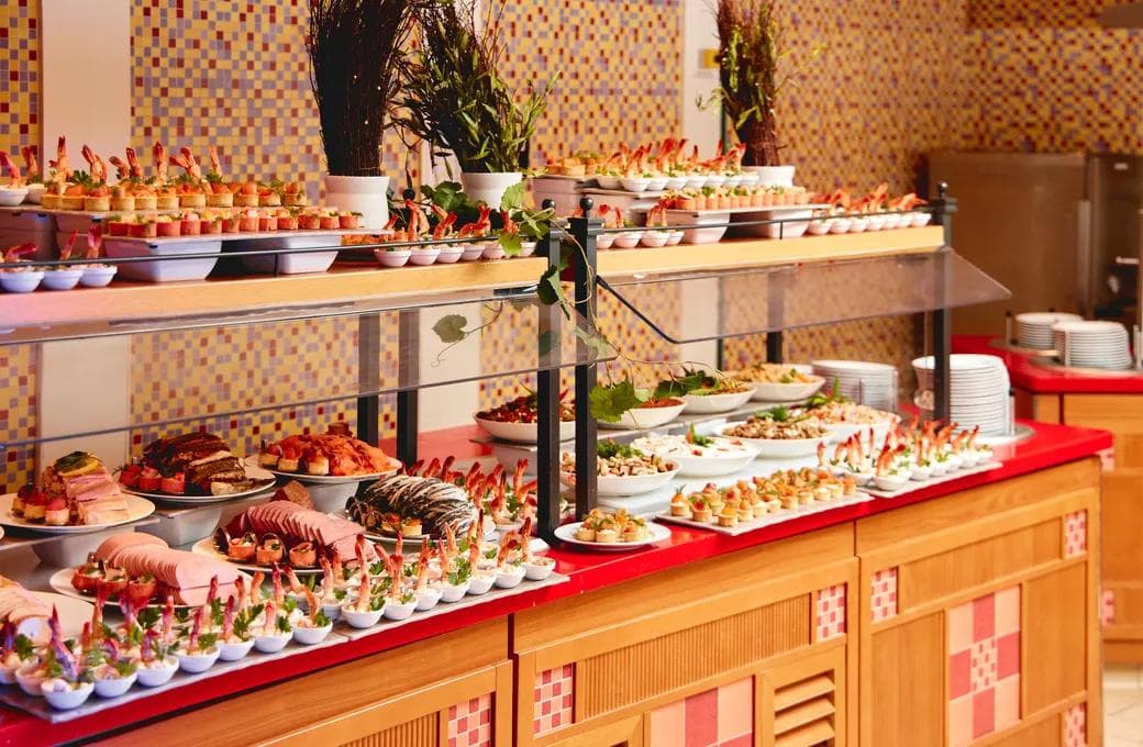 Лайнер Astoria Grande, компании Astoria Grande Cruises. Фото 1