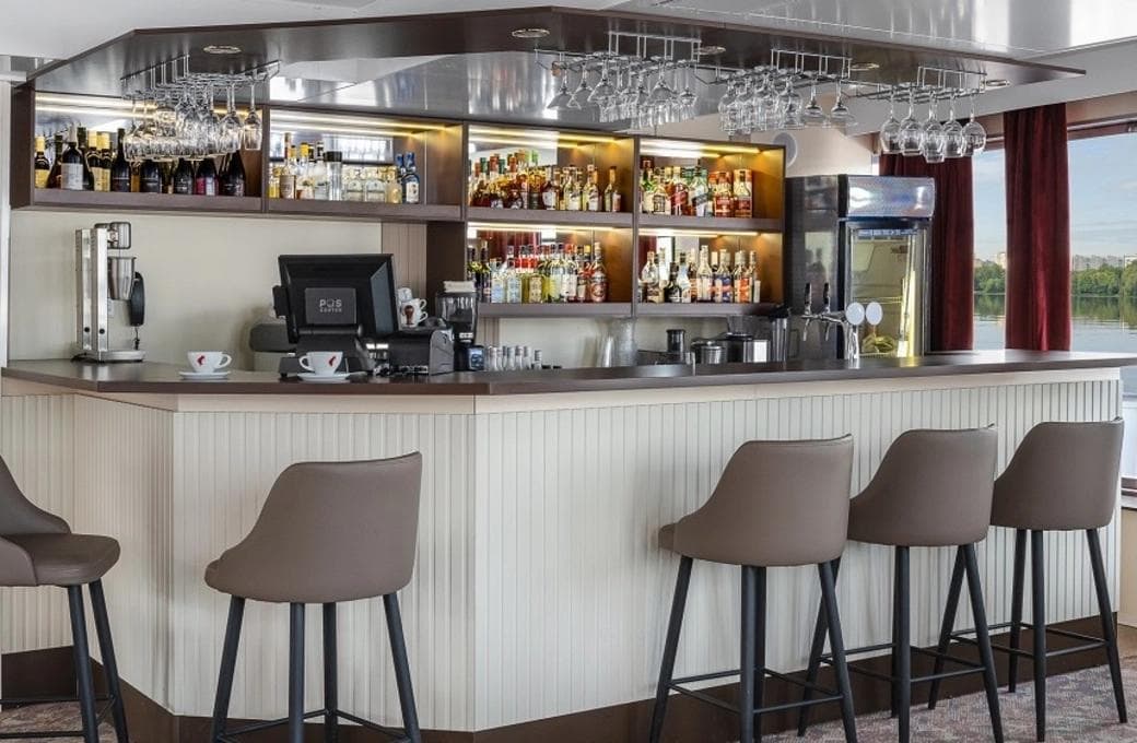 Лайнер Лебединое озеро, компании Созвездие. Фото 1