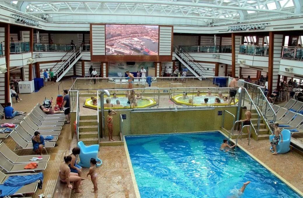 Лайнер Costa Favolosa, компании Costa Cruises. Фото 1