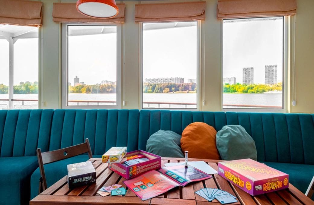 Лайнер Александр Бенуа, компании Созвездие. Фото 1