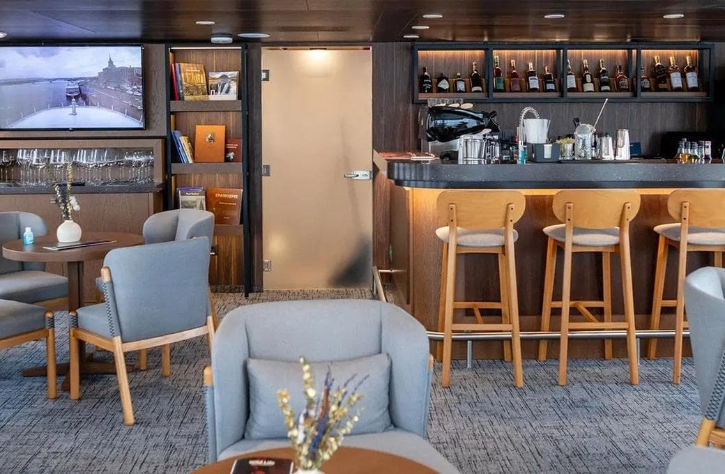 Лайнер Максим Горький, компании ВодоходЪ. Фото 1