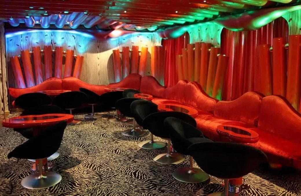 Лайнер Costa Serena, компании Costa Cruises. Фото 1