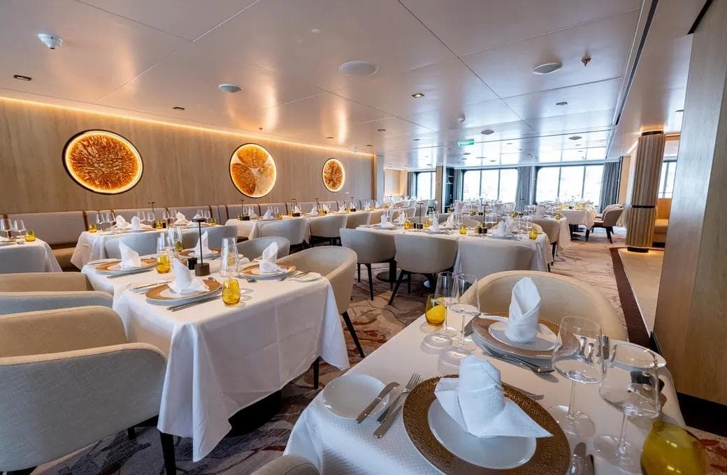 Лайнер SH Minerva, компании Swan Hellenic. Фото 1