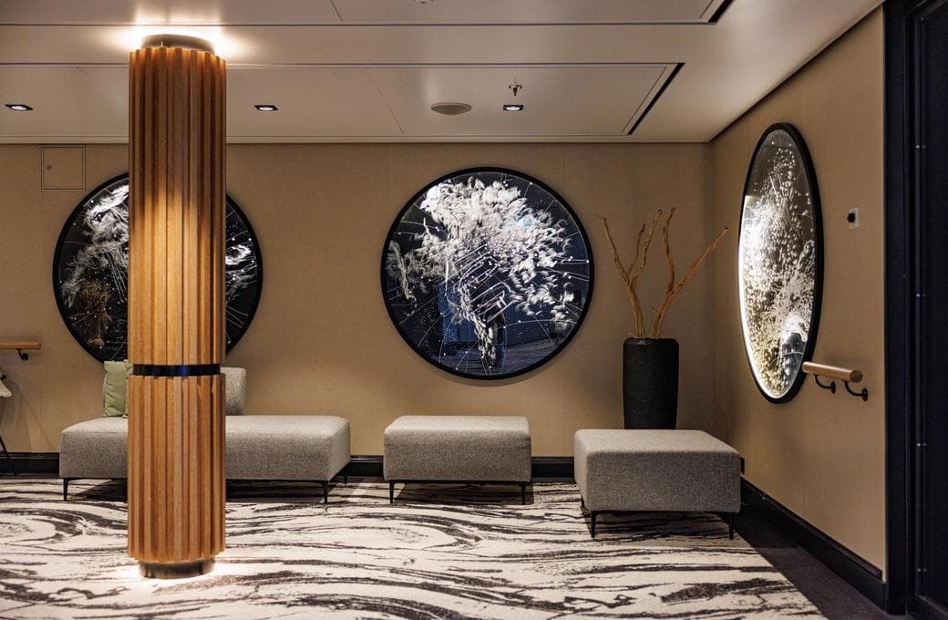 Лайнер SH Diana, компании Swan Hellenic. Фото 1