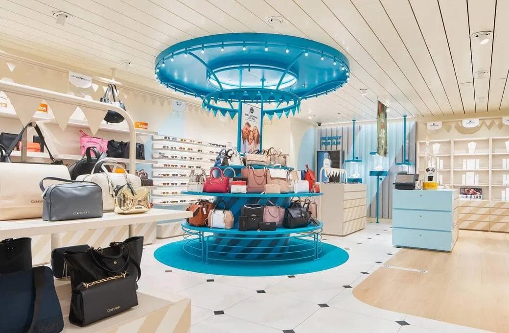 Лайнер Costa Deliziosa, компании Costa Cruises. Фото 1