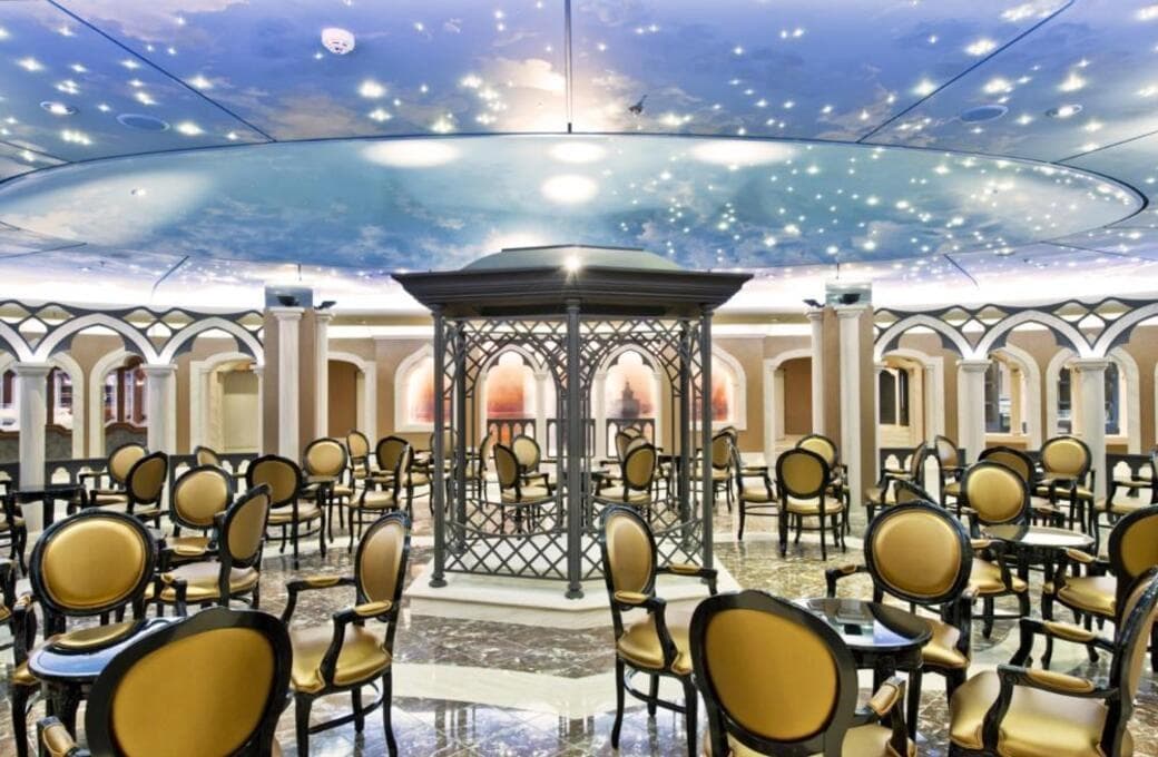 Лайнер MSC Divina, компании MSC Crociere. Фото 1