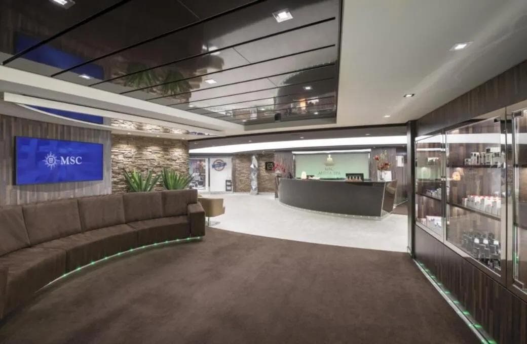 Лайнер MSC Bellissima, компании MSC Crociere. Фото 1