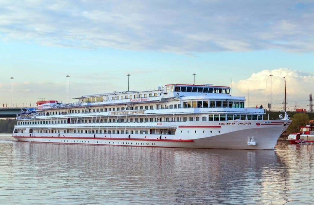 Лайнер Константин Симонов, компании ВодоходЪ. Фото 1