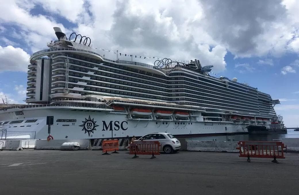 Лайнер MSC Seaview, компании MSC Crociere. Фото 1