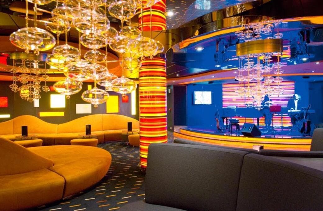 Лайнер MSC Divina, компании MSC Crociere. Фото 1