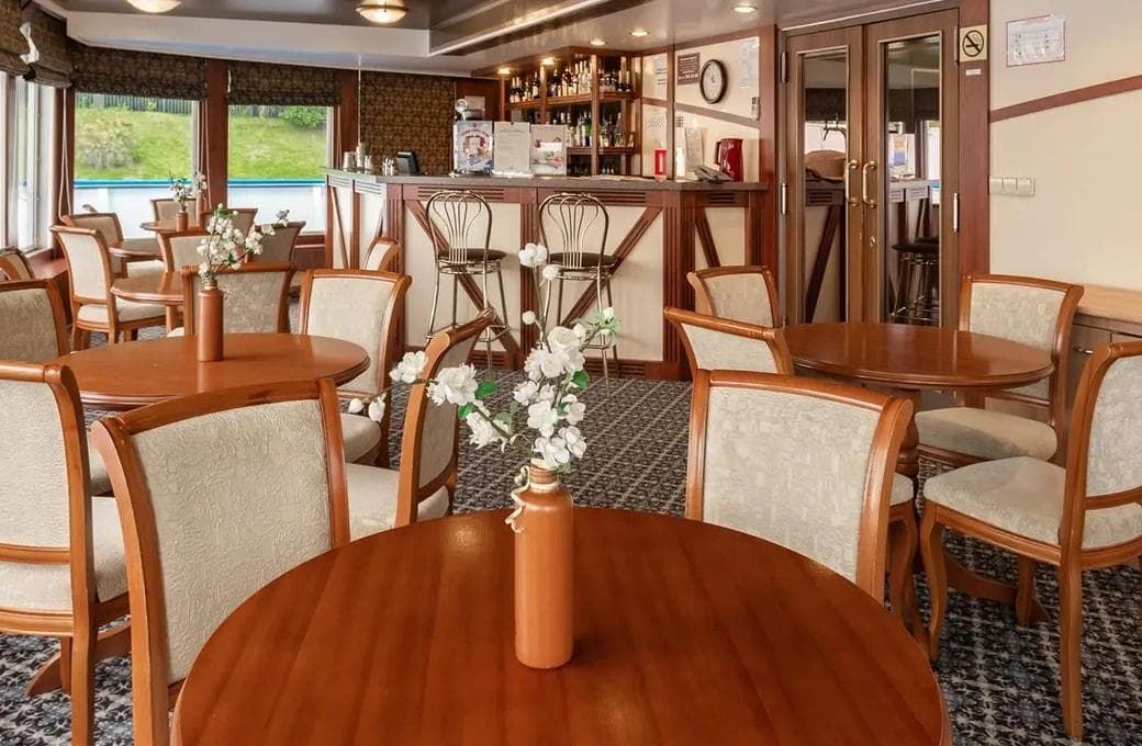 Лайнер Зосима Шашков, компании ВодоходЪ. Фото 1