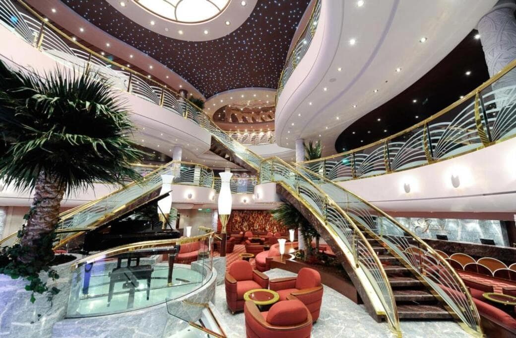 Лайнер MSC Magnifica, компании MSC Crociere. Фото 1