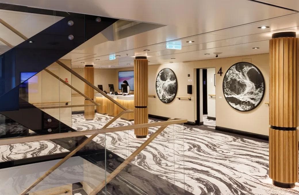 Лайнер SH Minerva, компании Swan Hellenic. Фото 1