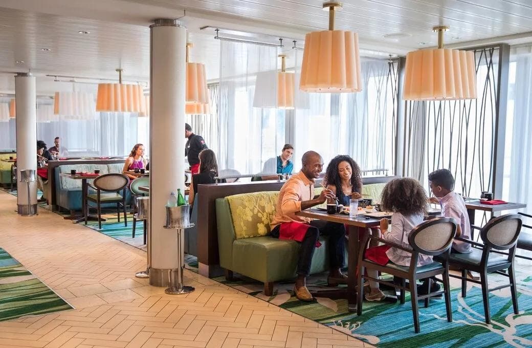 Лайнер Celebrity Eclipse, компании Celebrity Cruises. Фото 1