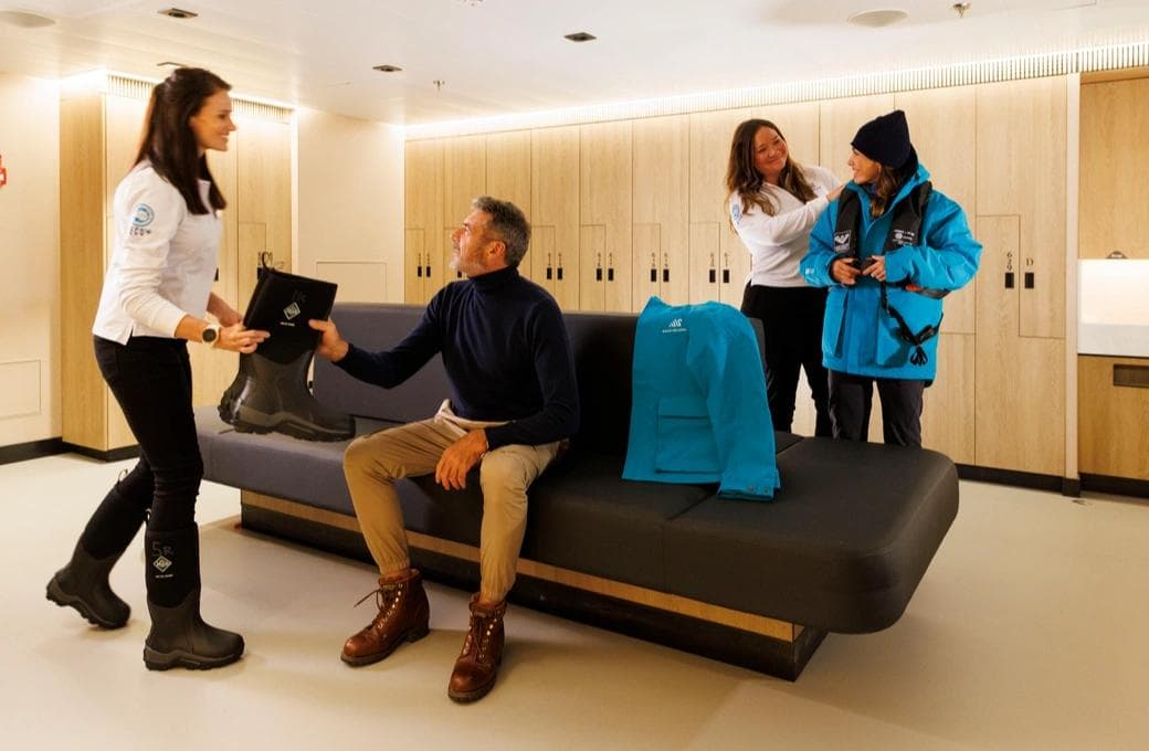 Лайнер SH Vega, компании Swan Hellenic. Фото 1