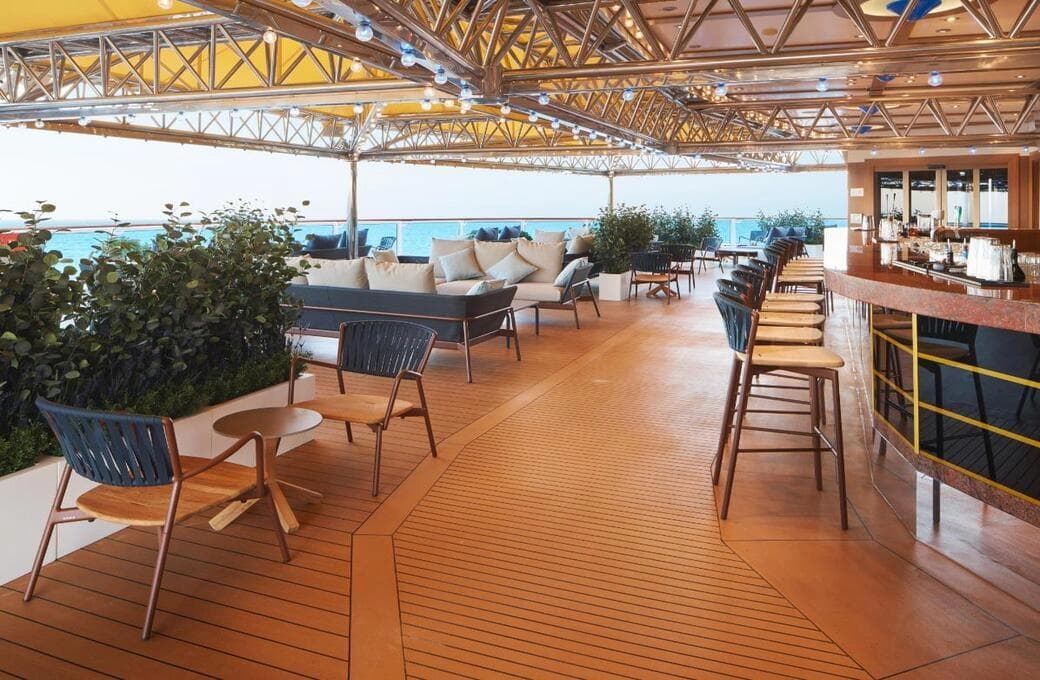 Лайнер Costa Diadema, компании Costa Cruises. Фото 1