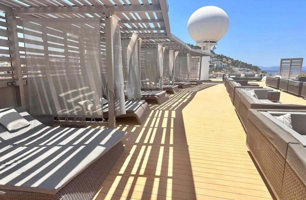 Лайнер Celebrity Infinity, компании Celebrity Cruises. Фото 1