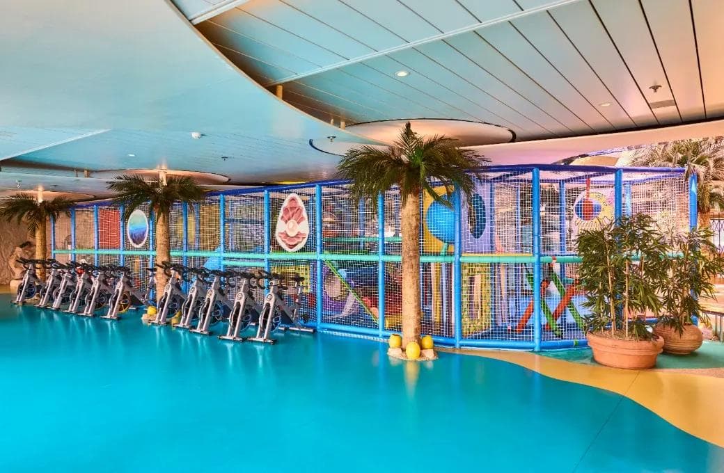 Лайнер Astoria Grande, компании Astoria Grande Cruises. Фото 1