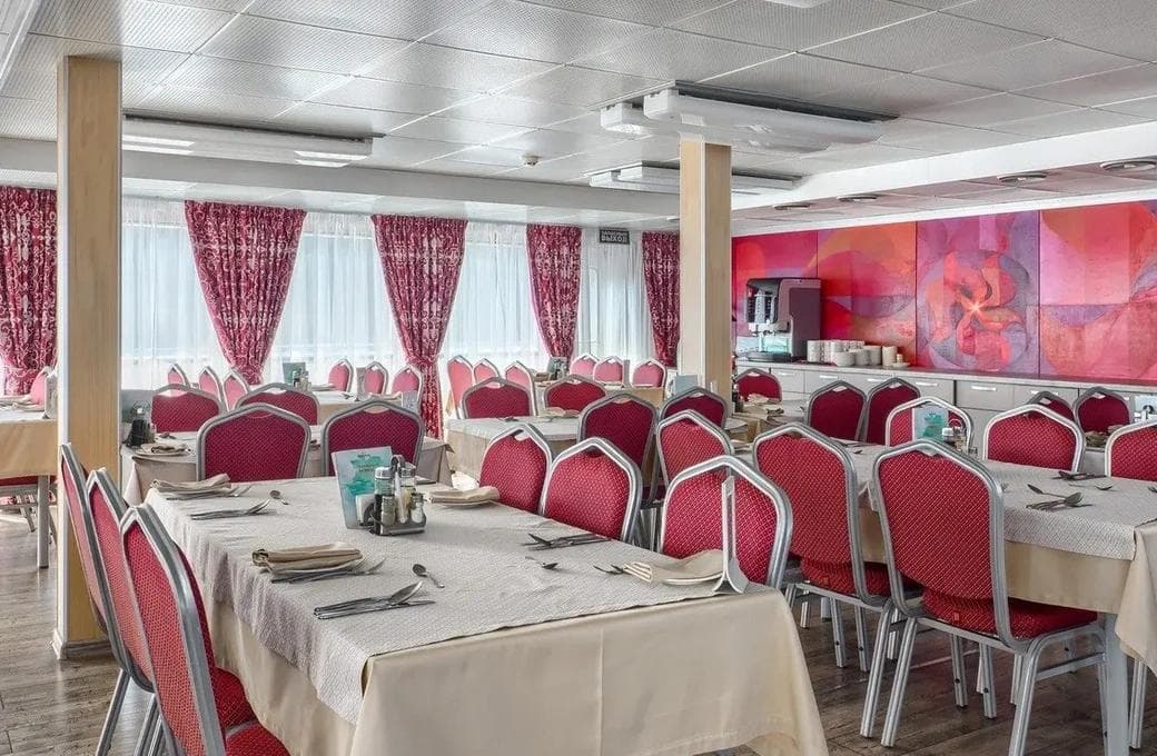 Лайнер Михаил Фрунзе, компании ВодоходЪ. Фото 1