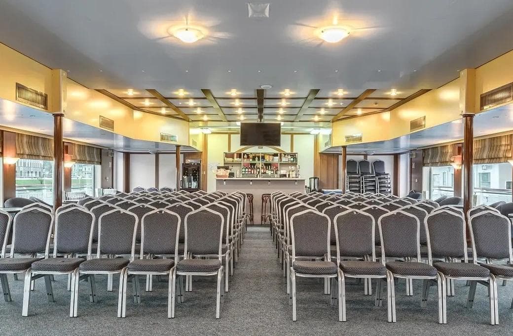 Лайнер Константин Симонов, компании ВодоходЪ. Фото 1